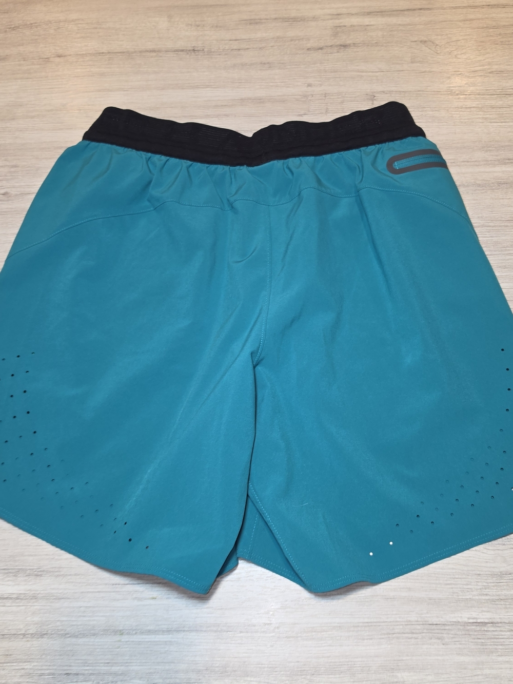 Under Armour Athletic 6inch Elastic Waist Shorts Men's Teal Color Size Medium C5 - Picture 7 of 7